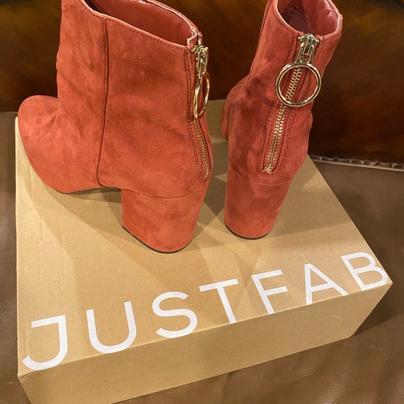 Fall Trendy Ladies Booties - Picture 1 of 4